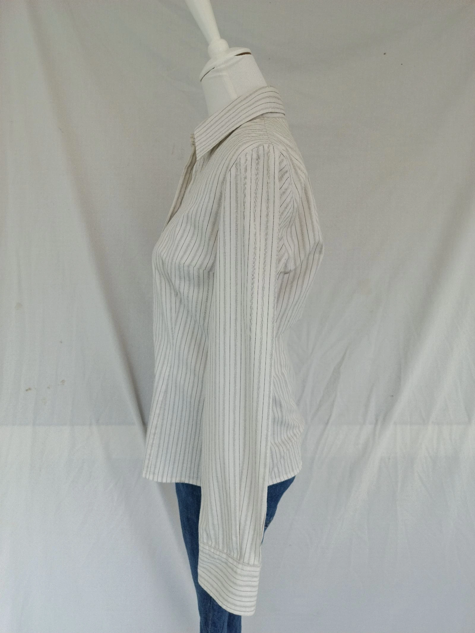 Camisa ligera a rayas Calvin Klein blanca con bordes metalizados talla 42 – photo 3